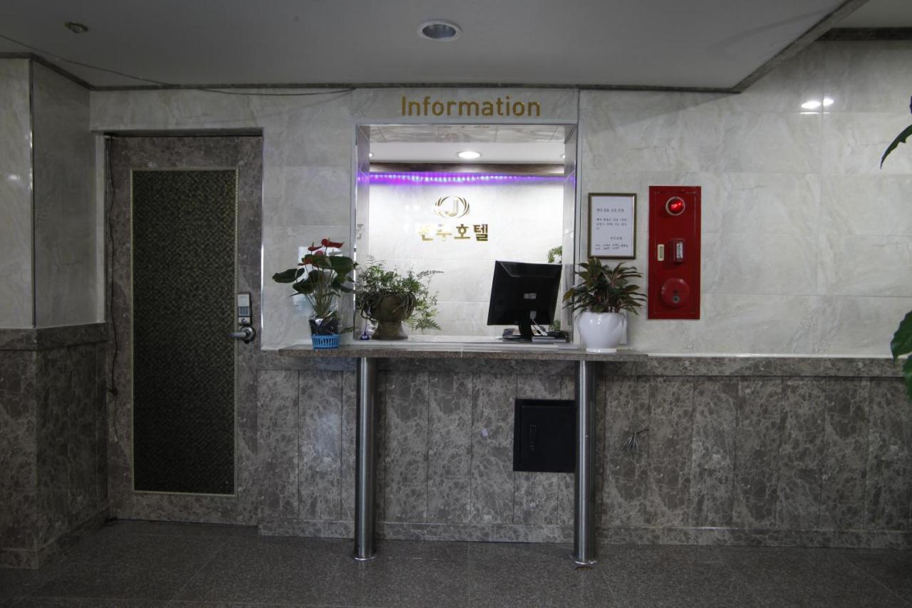 Jeonju Hotel Bagian luar foto